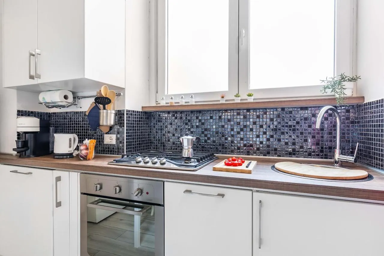 Apartment Duomo In 8 Stops Suite Deluxe Loft Milan Italy