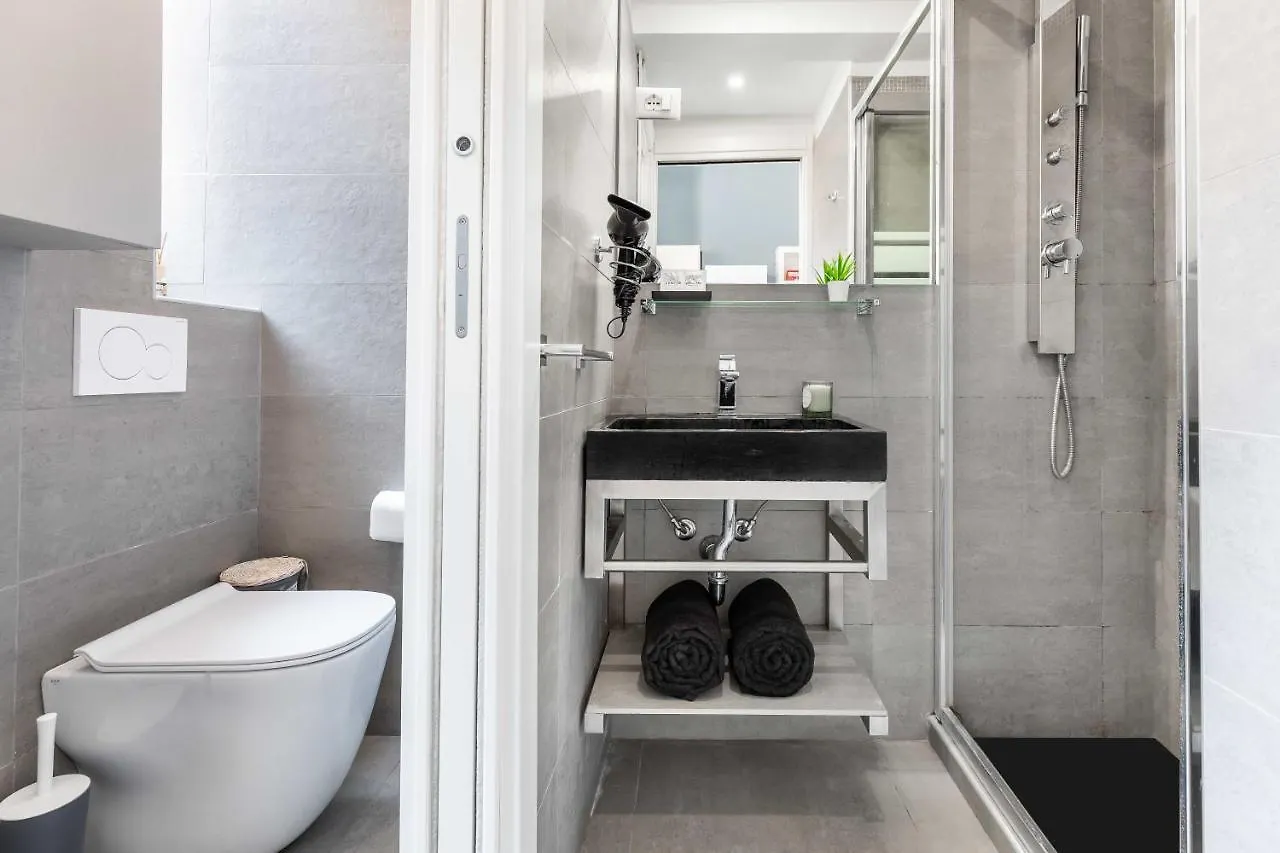 Apartment Duomo In 8 Stops Suite Deluxe Loft Milan Italy
